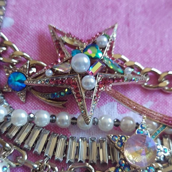 NWT Betsey Johnson CELESTIAL STARLET DRAMA NECKLACE - Picture 13 of 15